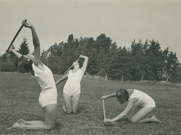 Gymnastikschule Schwarzerden A-F--NLK27-0019, recto